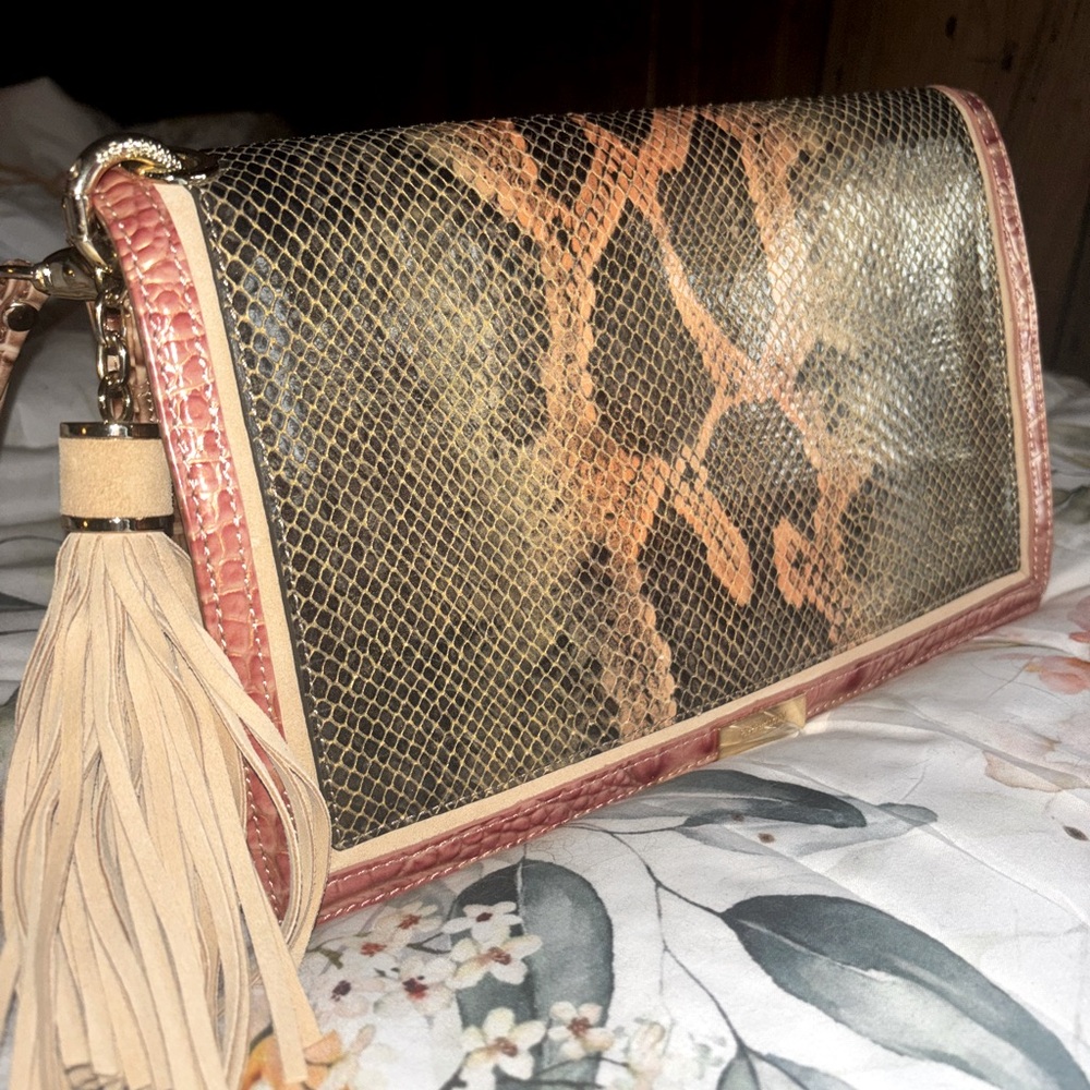 Vintage Brahmin Sandshell Pachanga clutch bag. Clean!